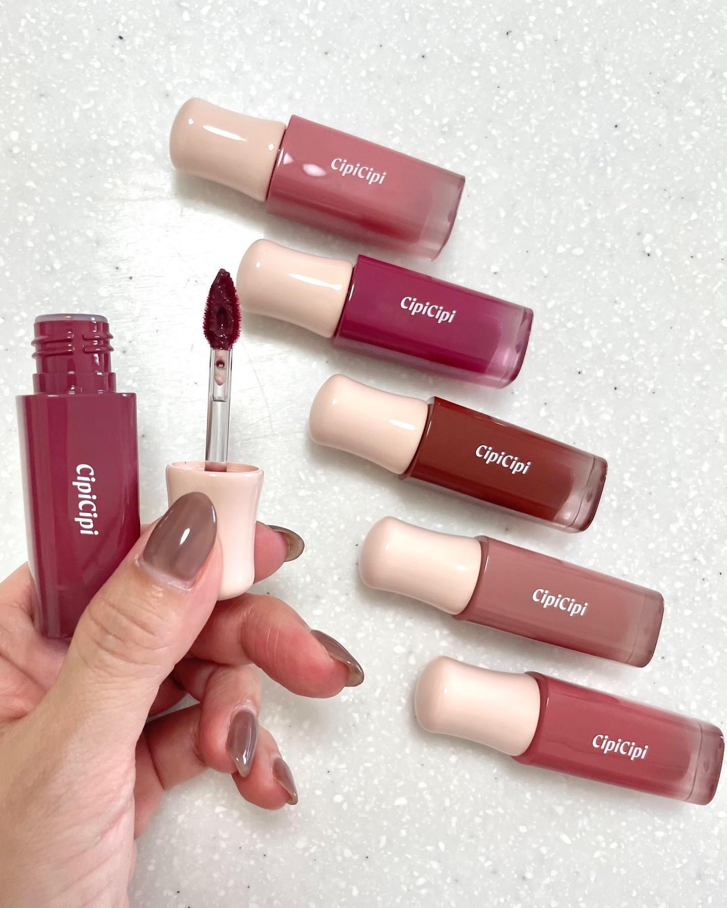 maki on LIPS 「CipiCipiの新作ティント『デューイ フィルム ティント』..」(1枚目)