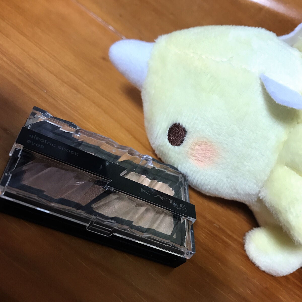 エレクトリックショックアイズ /KATE/アイシャドウパレットを使ったクチコミ(1枚目)