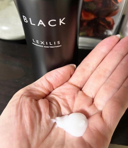 mochi ♡ →フォロバ on LIPS 「キューティクルのキメを整えてツヤ髪に~♪レキシリスブラック@l..」(2枚目)