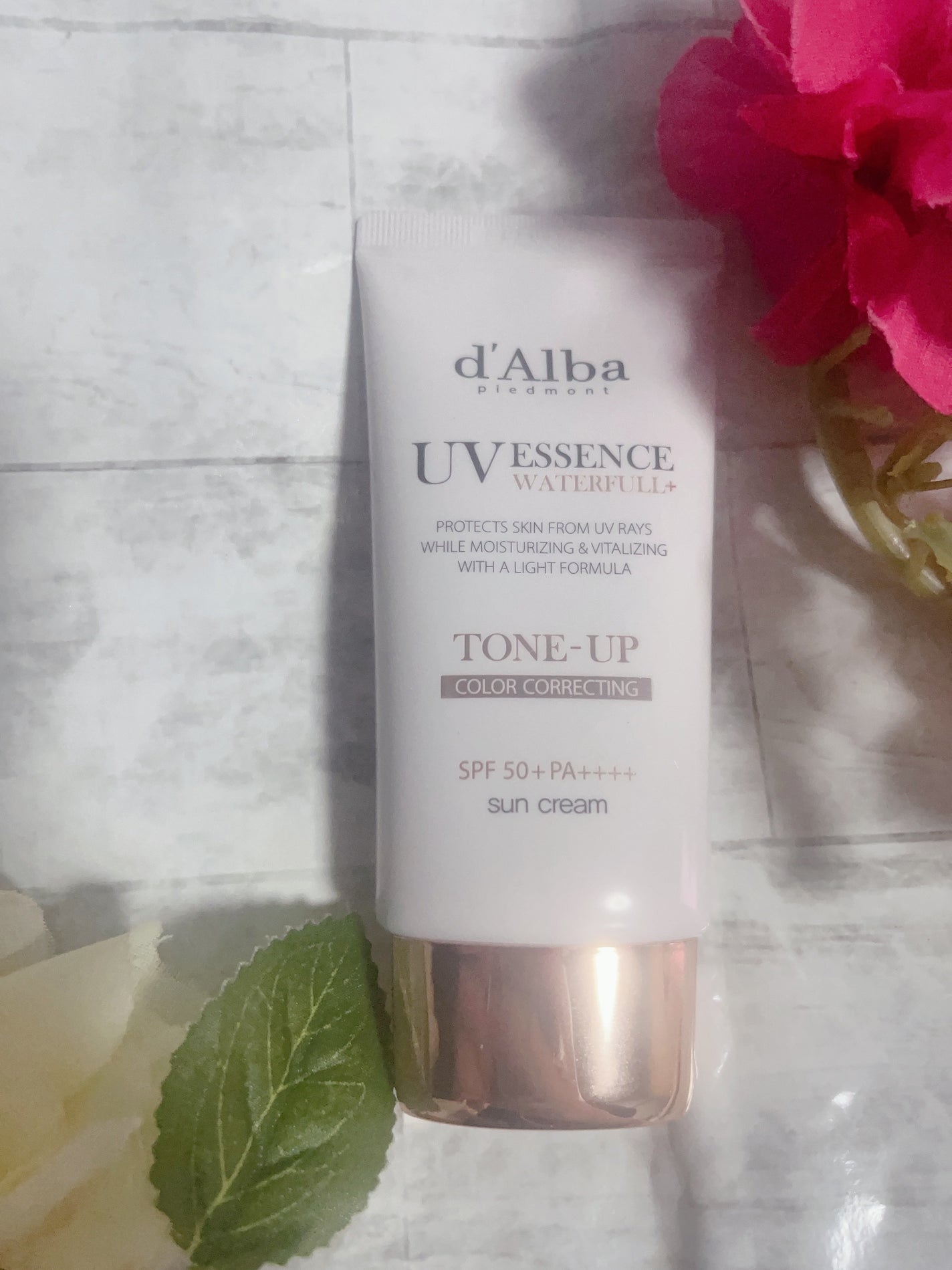 ウォータフルトーンアップサンクリーム/ダルバ/日焼け止めクリームを使ったクチコミ(1枚目)