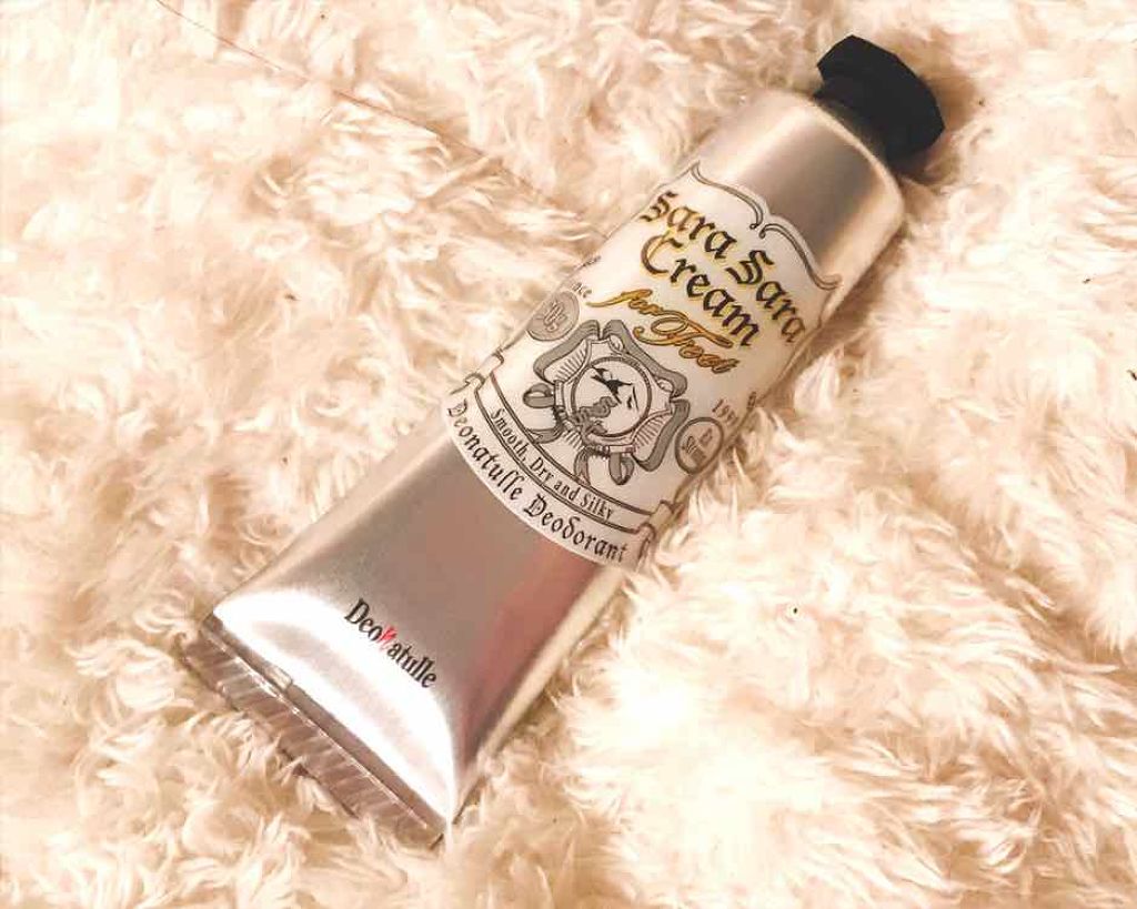 もう何度もリピートしているコレ！
デオナチュレです☺︎

ブーツで蒸れた臭いが気になる時期、朝コレを使用しておけば脱いだ時かなりマシな気がします。
塗る時はクリーム状なのでしっかり塗り込まないといけませんが・・・
指の間にもしっかり塗ること