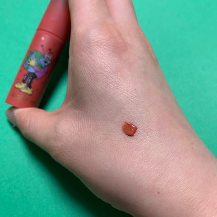 エアリー マットティント 2021 Green Holidays Edition/innisfree/口紅を使ったクチコミ(3枚目)