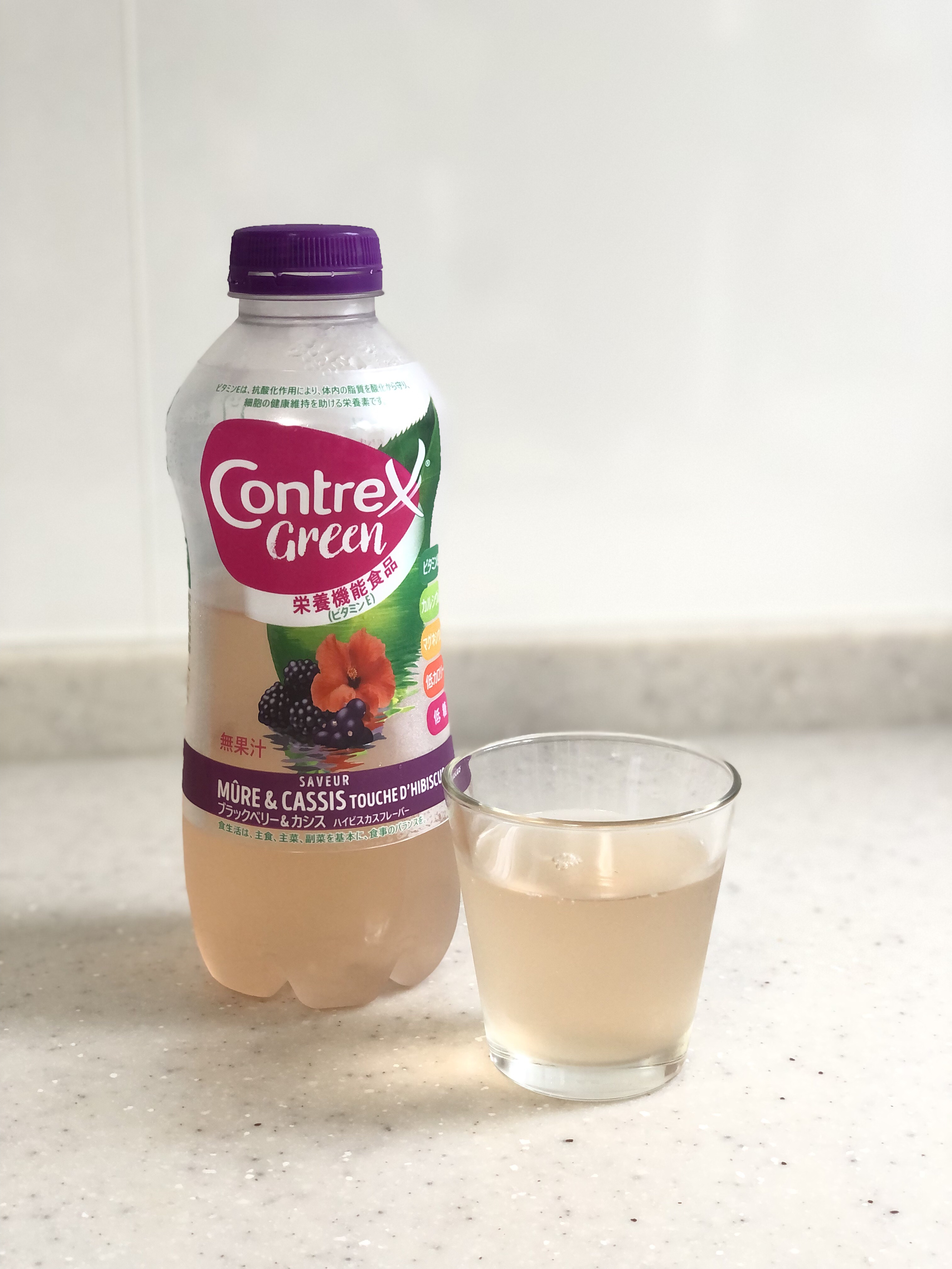 Contrex Green ブラックベリー＆カシス ハイビスカスフレーバー/コントレックス/ドリンクを使ったクチコミ（1枚目）