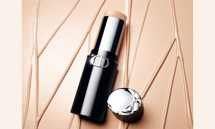 【ディオール新作】美肌フィルター効果を叶える、新スティック ファンデーション誕生。