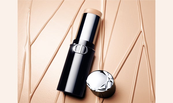 【ディオール新作】美肌フィルター効果を叶える、新スティック ファンデーション誕生。