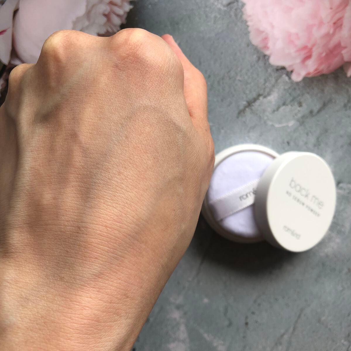 バックミーノーセバムパウダー/rom&nd/ルースパウダーを使ったクチコミ(4枚目)