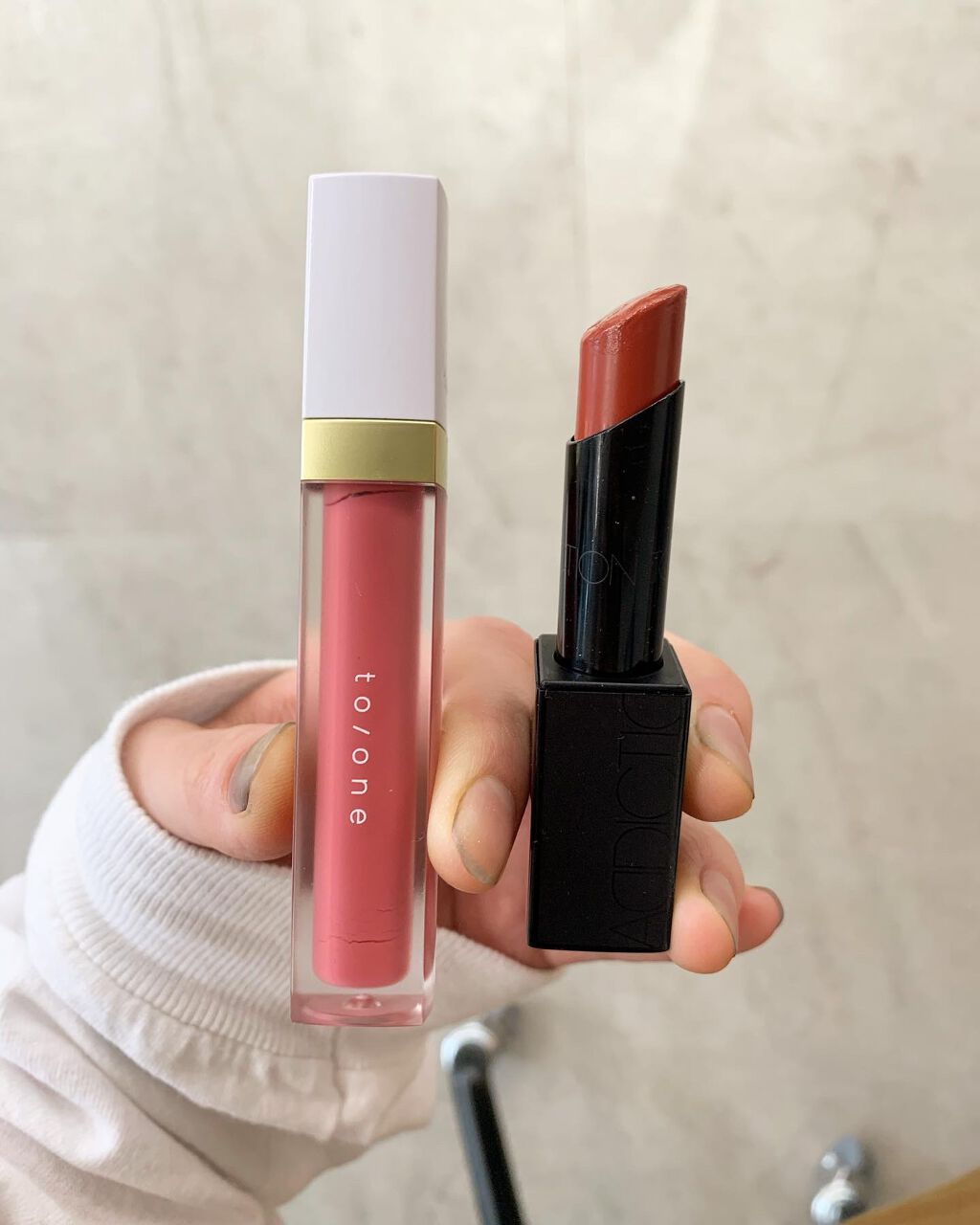 トーン ペタル エッセンス グロス/to/one/リップグロスを使ったクチコミ(1枚目)