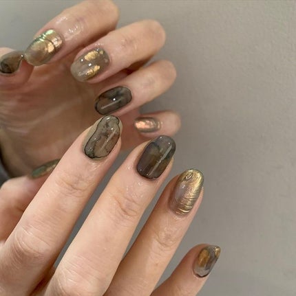 とり on LIPS 「可愛すぎる冬ネイルデザイン見つけました❤︎❤︎ニュアンス可愛す..」(5枚目)