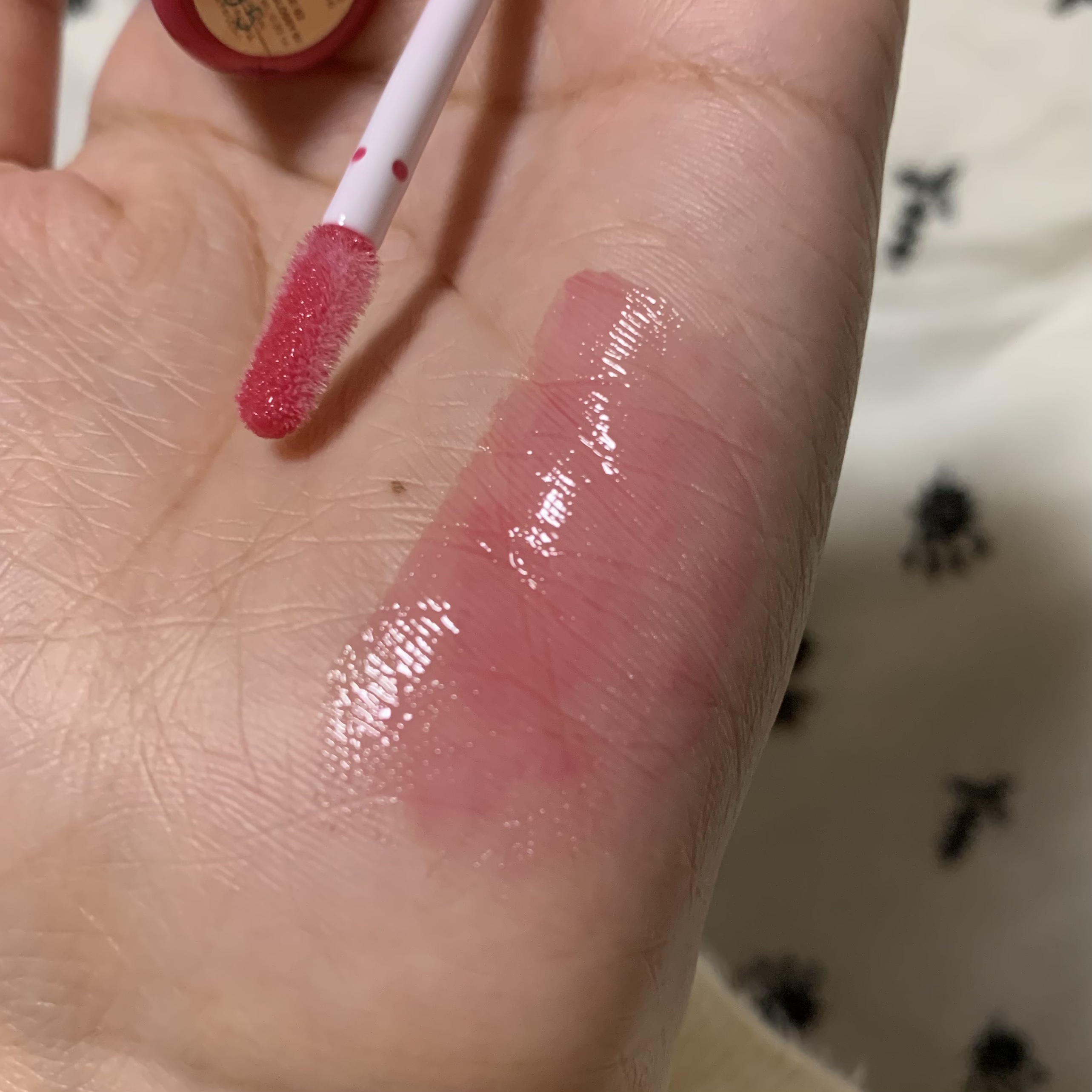 グロッシー ルージュ 02 コンフィチュール ドゥ ヴィオレット/PAUL & JOE BEAUTE/口紅を使ったクチコミ（3枚目）