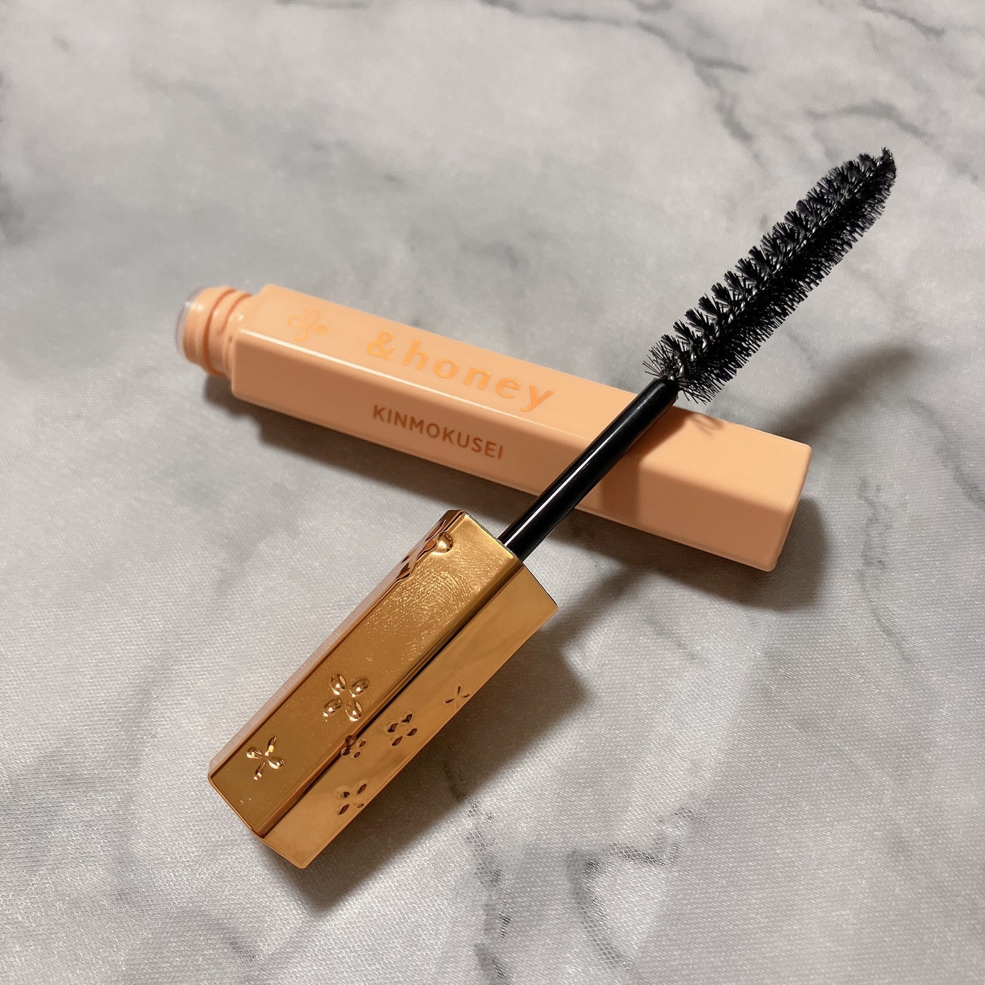 アンドハニー キンモクセイ マトメイク スティック4.0/&honey/ヘアジェルを使ったクチコミ(3枚目)