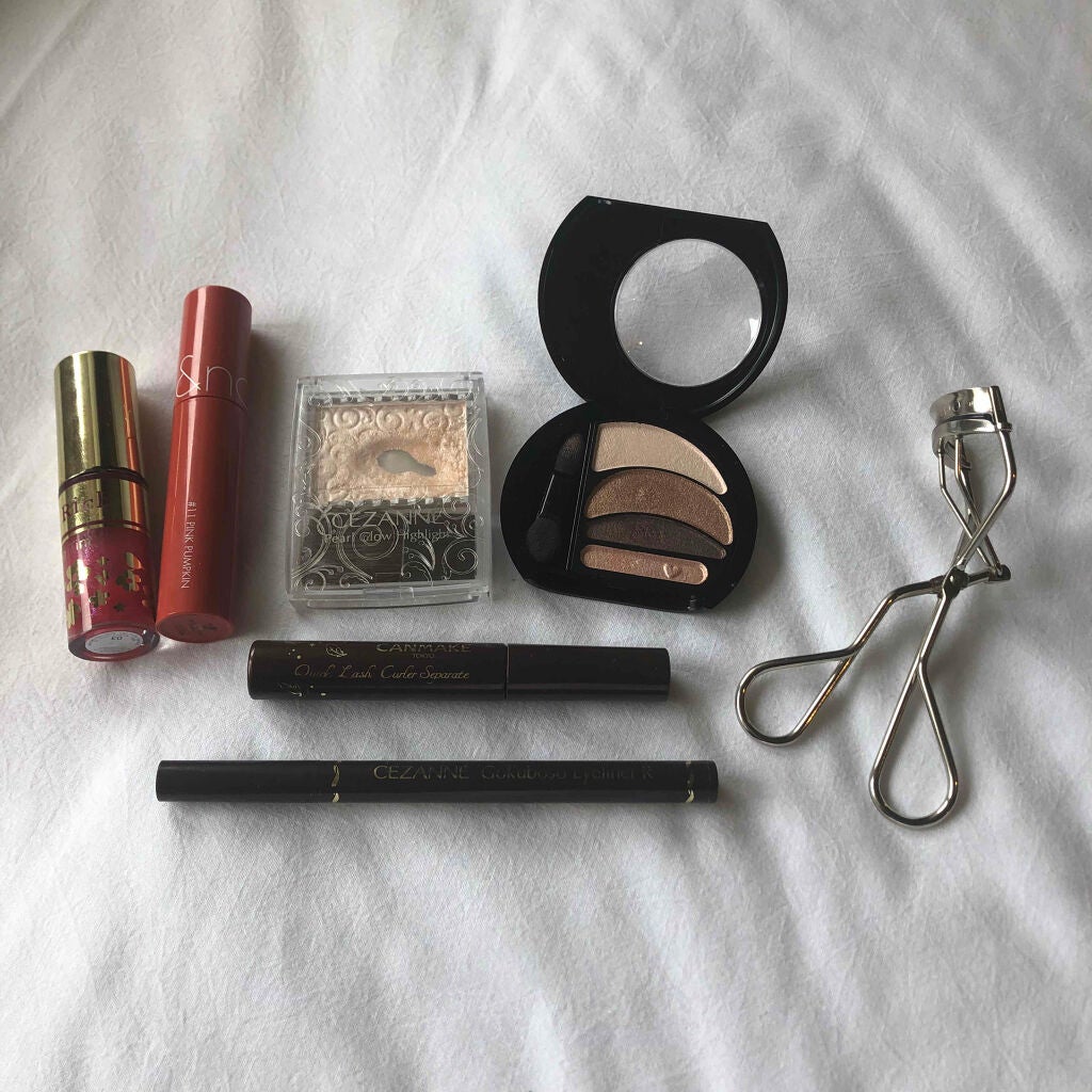 fumi on LIPS 「簡単!ナチュラル大人ぽく見えるメイク💄こんにちは!すっぴんだと..」(3枚目)