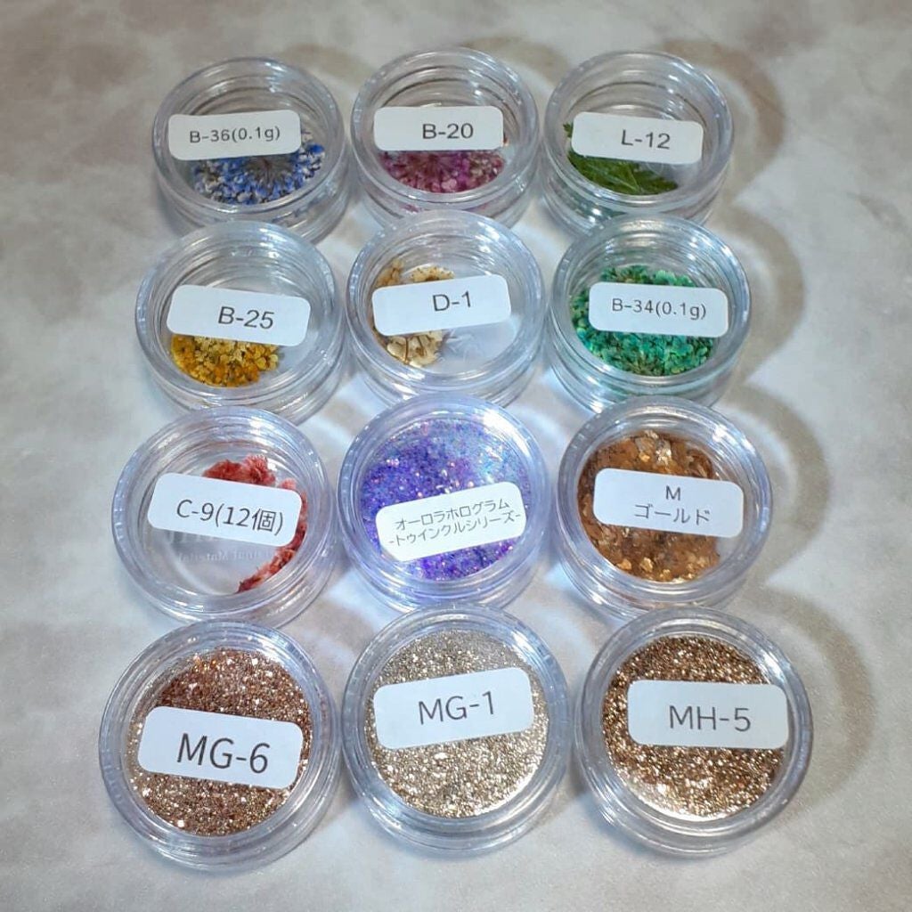 r.kira.nail on LIPS 「ジェルネイル商材を使ってハンドメイドピアスも作ったりしてます✨..」(3枚目)