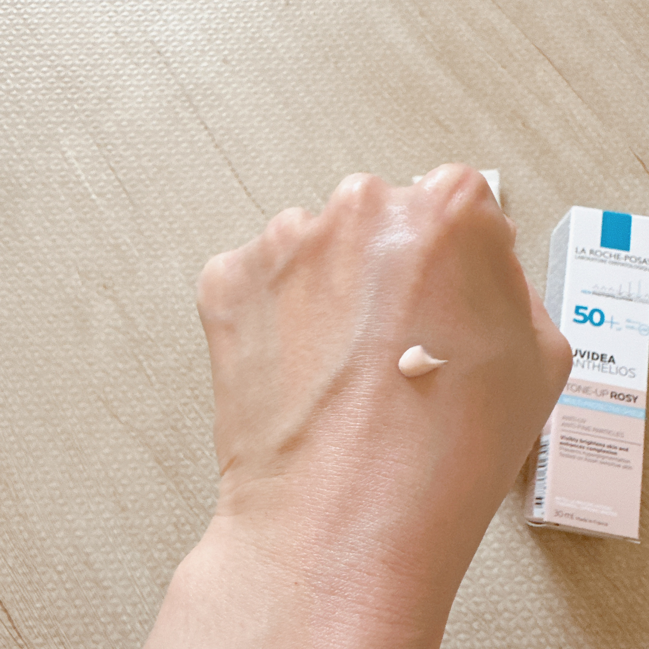 UVイデア XL プロテクショントーンアップ ローズ/ラ ロッシュ ポゼ/日焼け止めクリームを使ったクチコミ（3枚目）