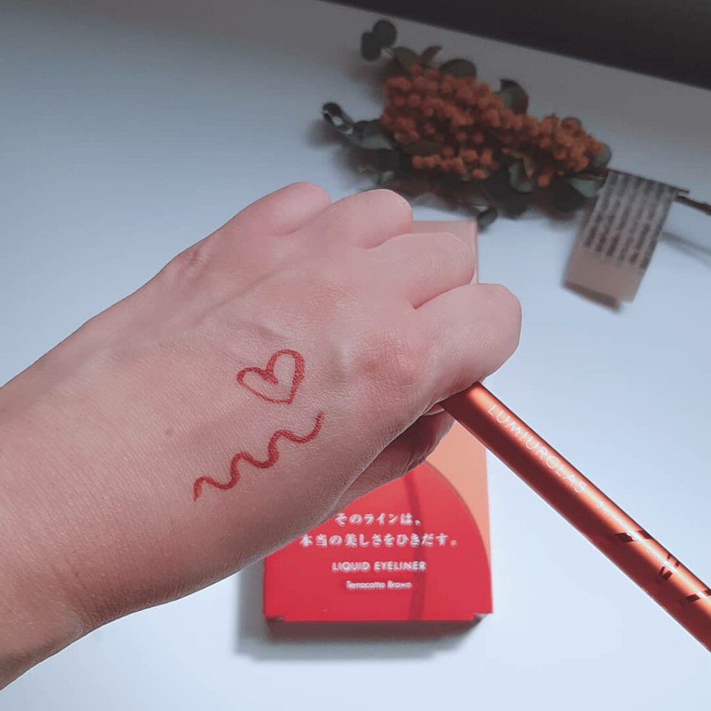 スキルレスライナー/LUMIURGLAS/リキッドアイライナーを使ったクチコミ(3枚目)