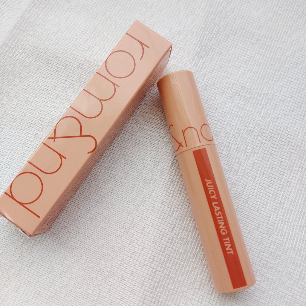 ジューシーラスティングティント/rom&nd/リップティントを使ったクチコミ（2枚目）