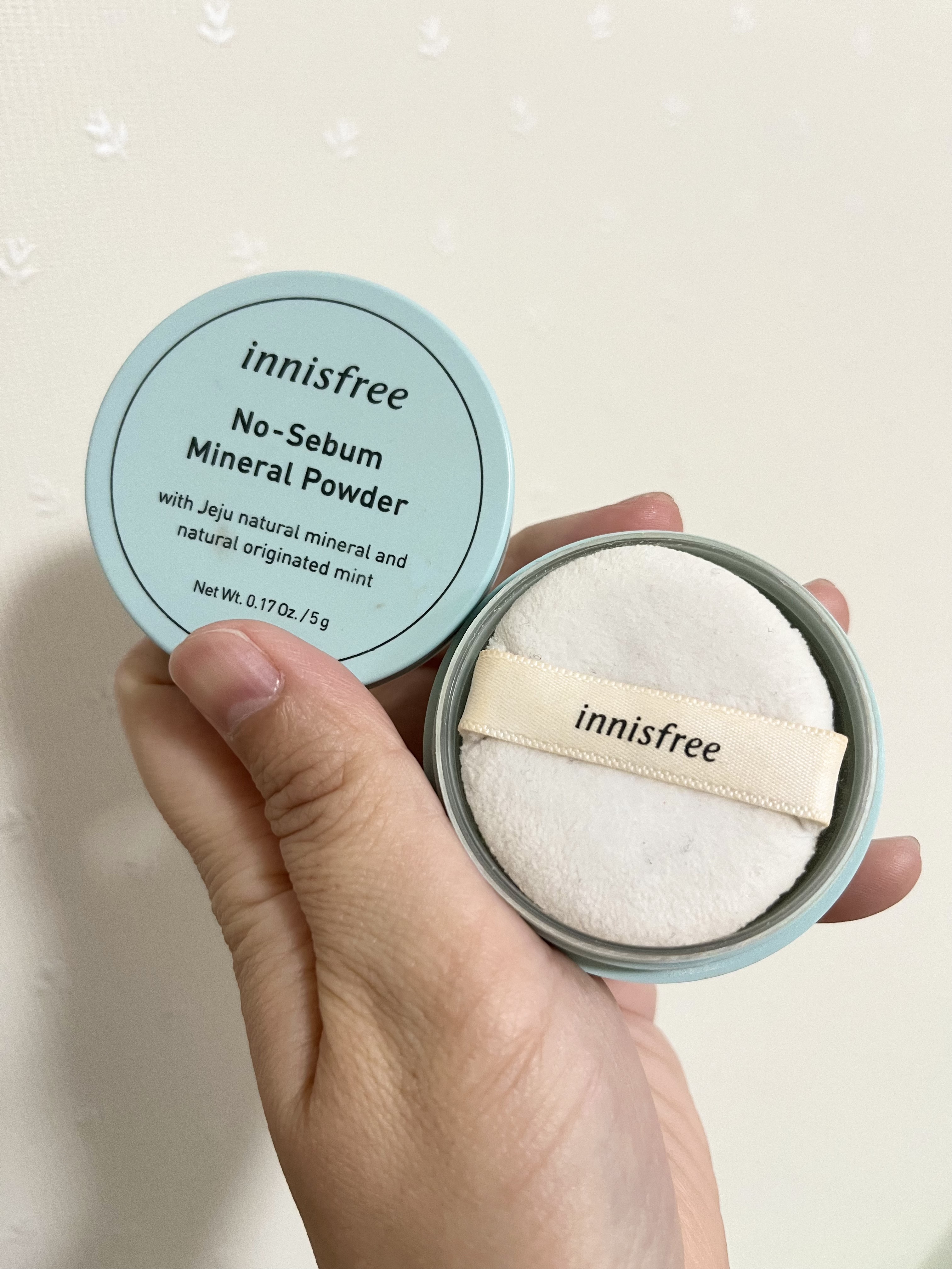 ノーセバム　ミネラルパウダー　N 5g【旧】/innisfree/ルースパウダーを使ったクチコミ（2枚目）