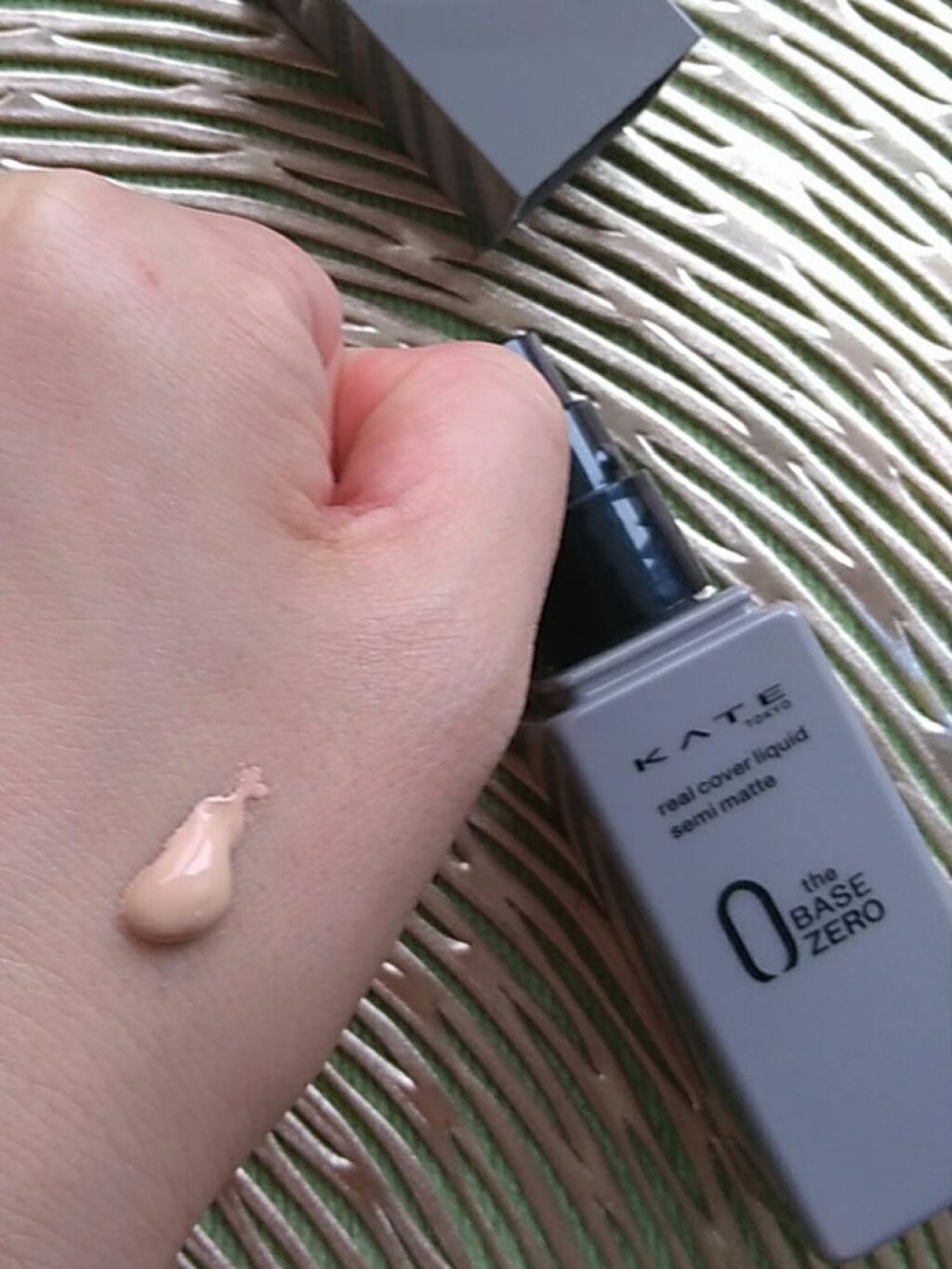 リアルカバーリキッド（セミマット）/KATE/リキッドファンデーションを使ったクチコミ（2枚目）