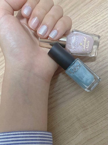 キラキラネイル💅

‥キャンメイク　カラフルネイルズN33
‥ネイルホリック　フローズンシュガーBL 961

濃過ぎない透き通るキラキラとしたネイルです
夏にはぴったり🌤



 #Summerネイル 
の画像 その0