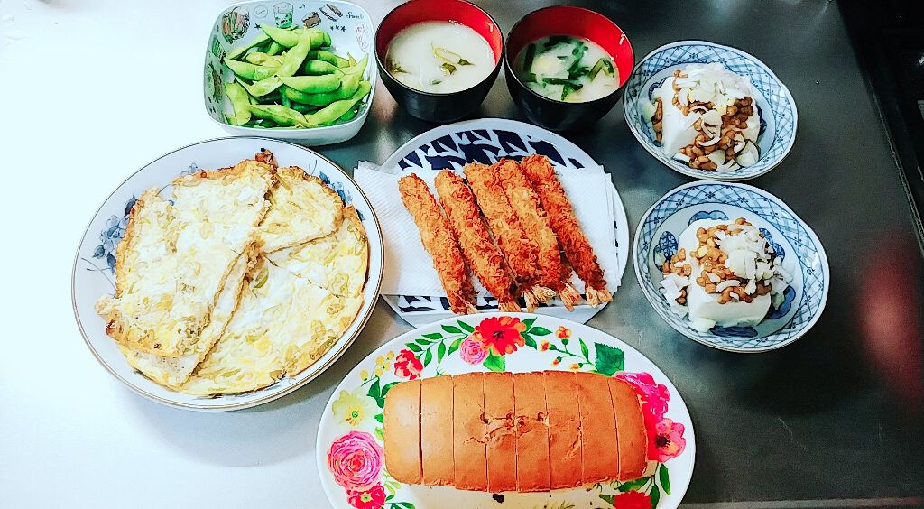 料理作り大好き♡
料理やお菓子はいつも人気料理ユーチューバー見て学んでます♡♡♡
最近簡単パウンドケーキ🍰作りにハマってます＼(^o^)／

ユーチューバーさんは、てぬキッチンさん👶