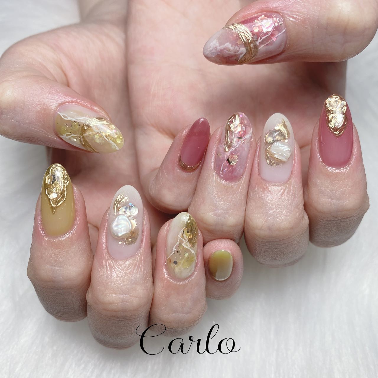 YUKA on LIPS 「【ニュアンスネイル】所沢市ネイルサロン|Carlo.大人気ピス..」(2枚目)