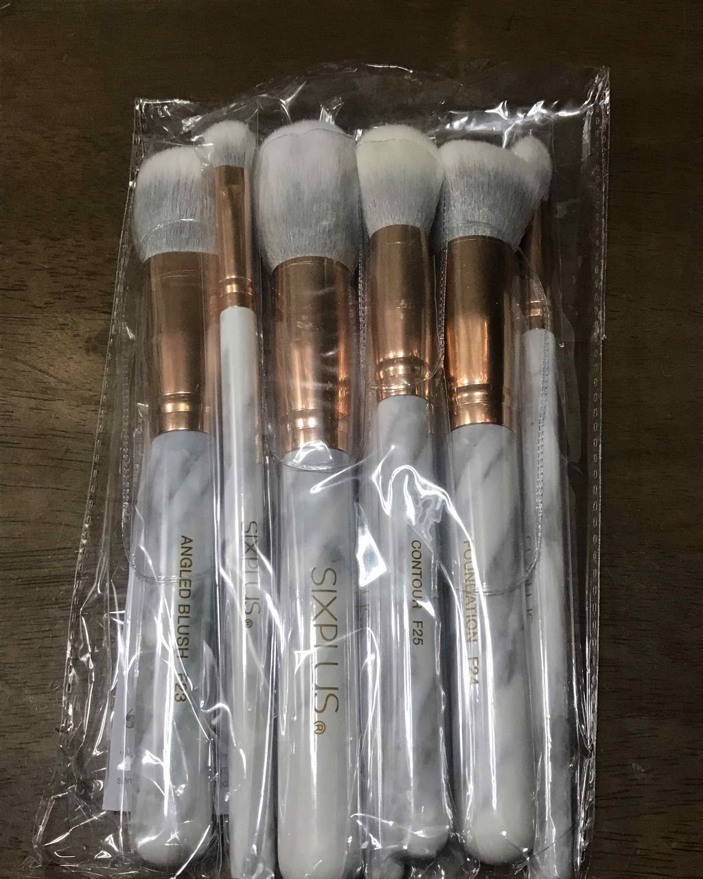 SIXPLUS 大理石柄のメイクブラシ8本セット/SIXPLUS/メイクブラシを使ったクチコミ（2枚目）