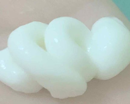 AROMA KIFI AROMA KIFI ダメージケアプレミアムヘアマスクのクチコミ「アロマキフィプレミアムヘアマスク💖
固めのクリームでしっかりと
髪にぬり2.3分おいてから洗.....」(3枚目)