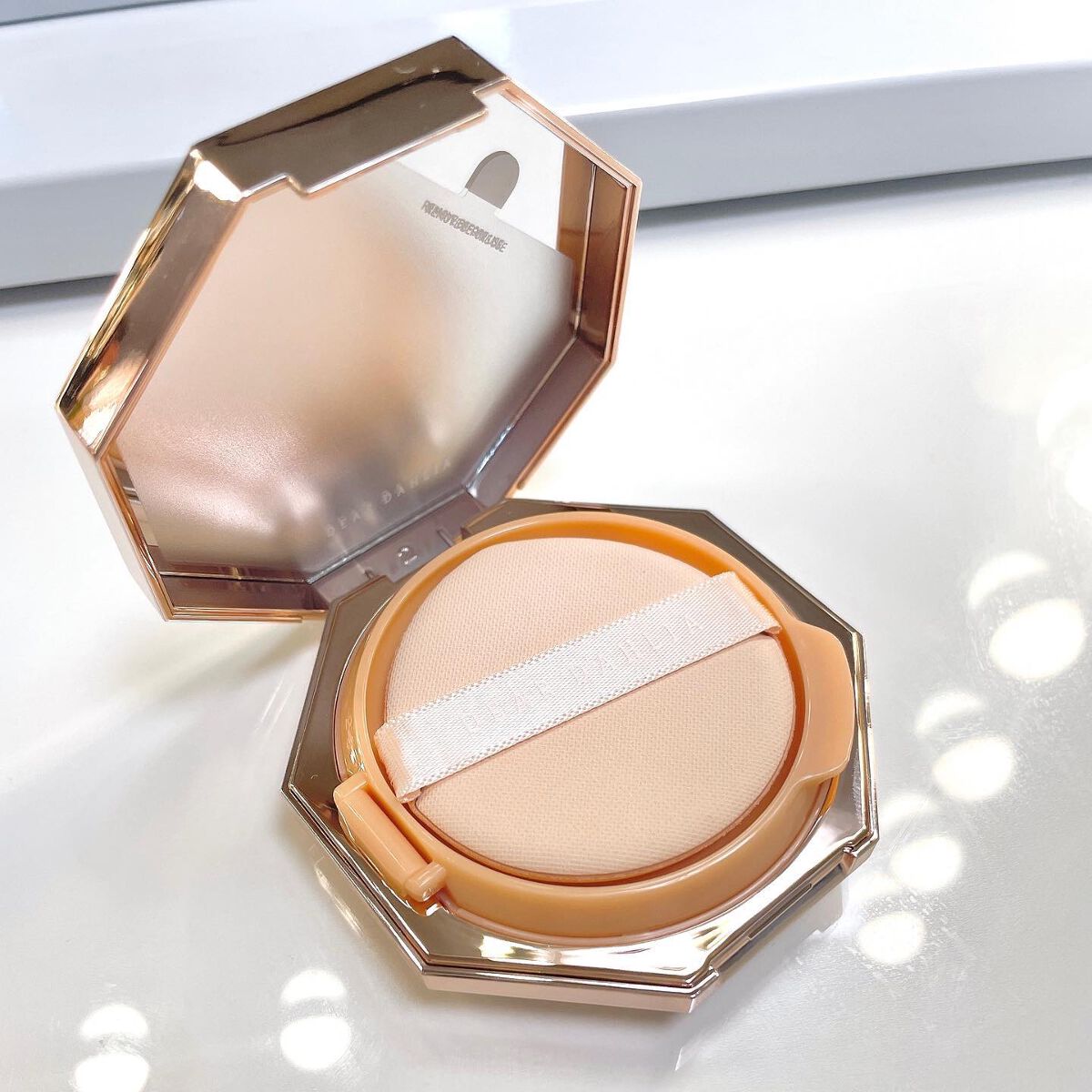 スキンパラダイスシアーシルククッション/DEAR DAHLIA/クッションファンデーションを使ったクチコミ（3枚目）