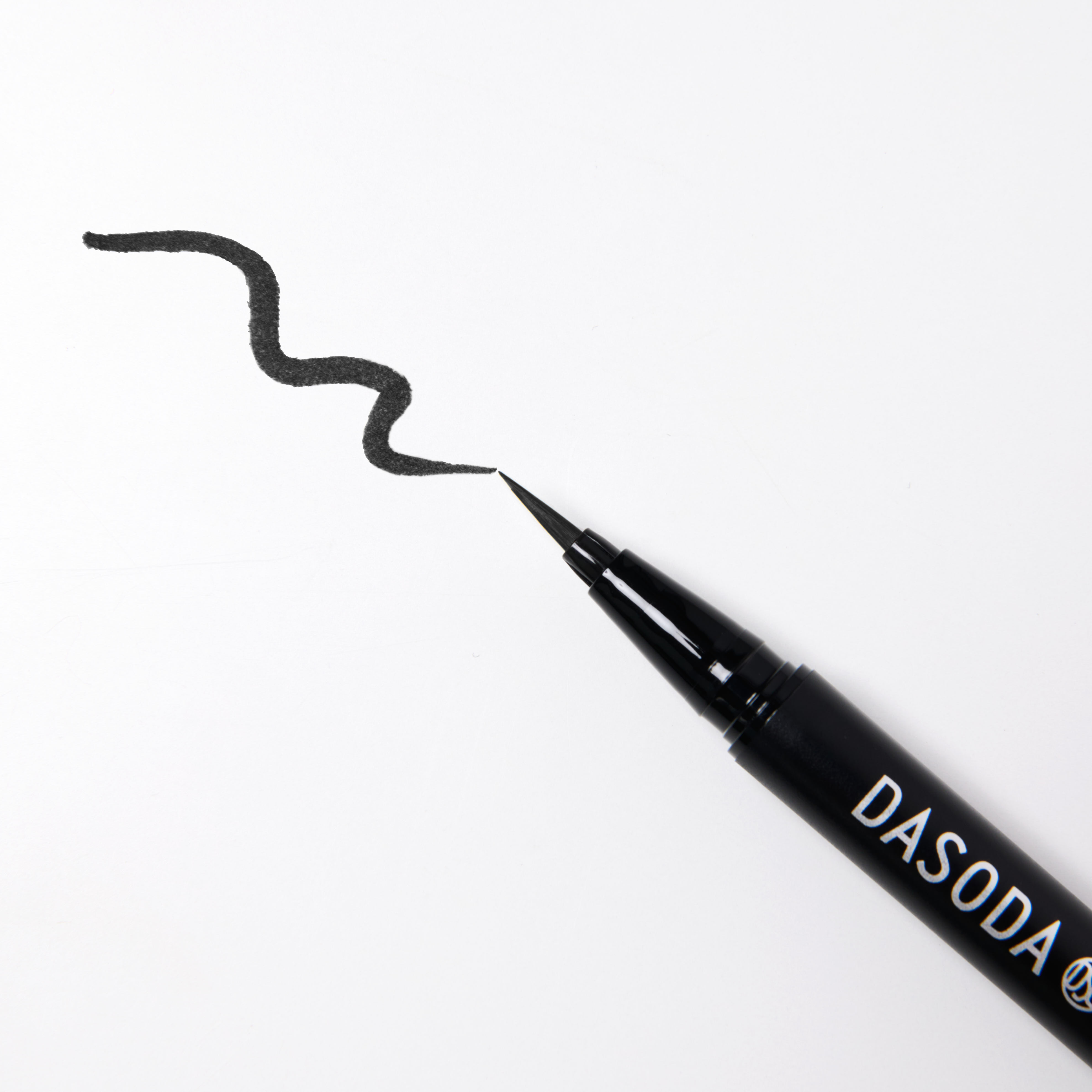 ダソダ プロフェッショナル リキッドアイライナー 001