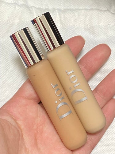 Dior
ディオール バックステージ フラッシュ パーフェクター コンシーラー
1W ウォーム

11ml4290円

スキンコレクトとコンシーラーも良いのですが
あれはこう保湿タイプで冬用という感じな