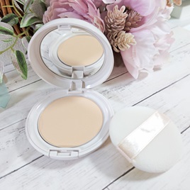 エッセンスパウダー		 ライトベージュ/セラフォア/プレストパウダーを使ったクチコミ（2枚目）