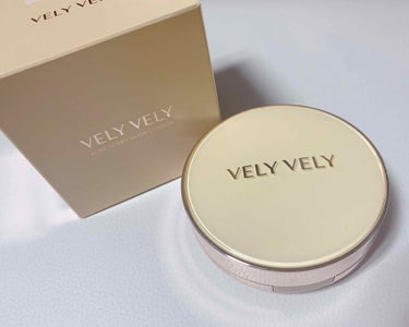 VELYVELY
はちみつツヤ肌クッションファンデ(レフィル付)
13 FAIR
¥3690(qoo10にて)

ベルギーの清浄スパ温泉水と
エッセンス69%配合
ガラス玉のような蜜光肌を完成させる
ボ