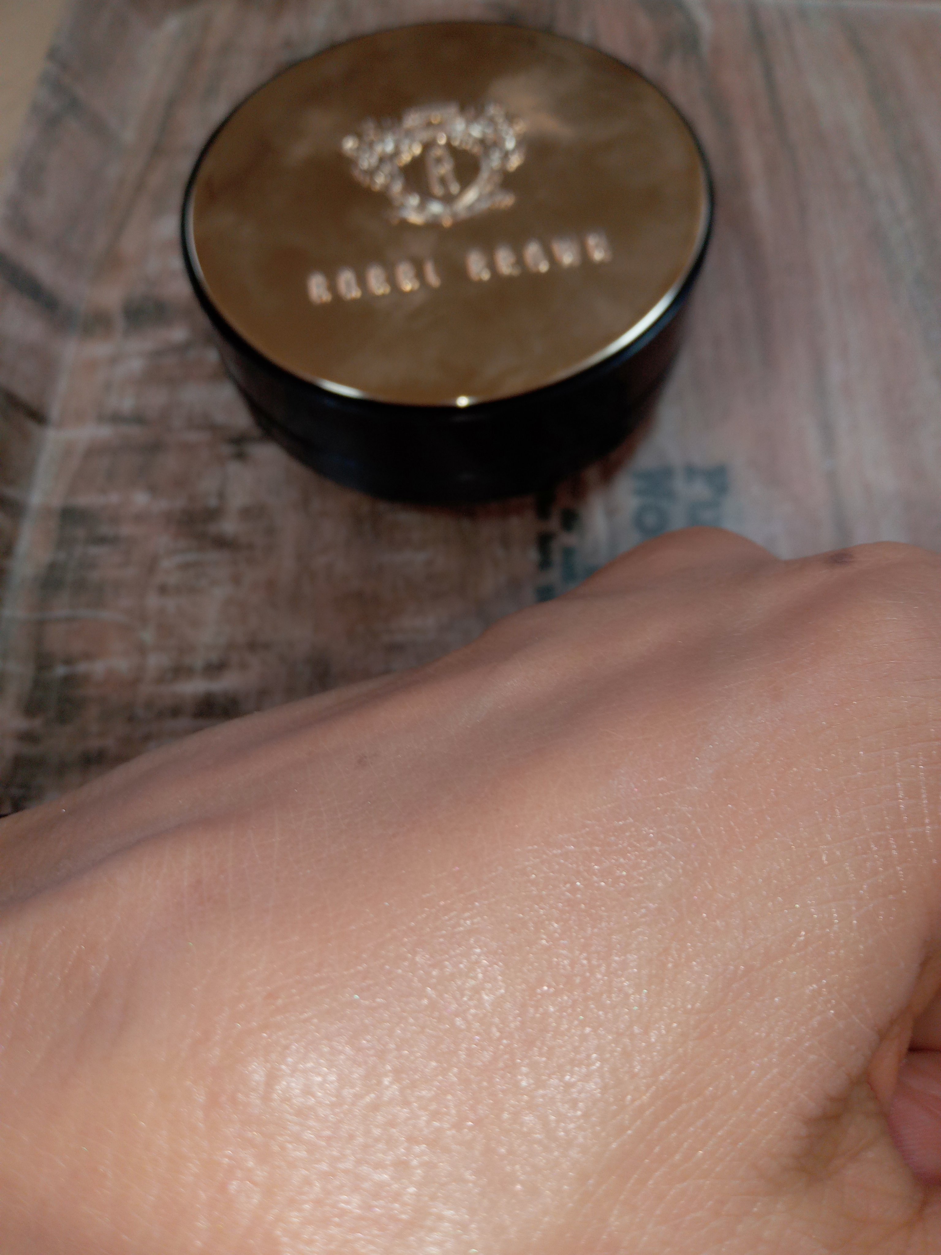 BOBBI BROWN インテンシブ スキン セラム クッション ファンデーションのクチコミ「BOBBI BROWN　
インテンシブ スキン セラム クッション ファンデーション　03ライ.....」（2枚目）