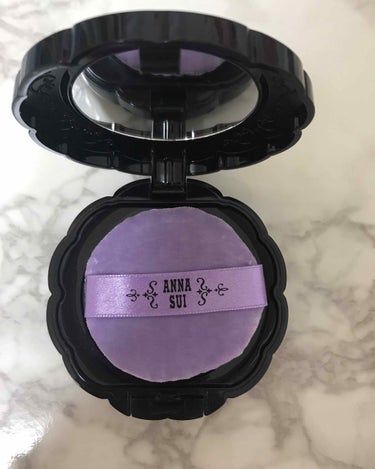 アナ スイ ルース コンパクト パウダー ケース/ANNA SUI/ルースパウダーを使ったクチコミ（2枚目）