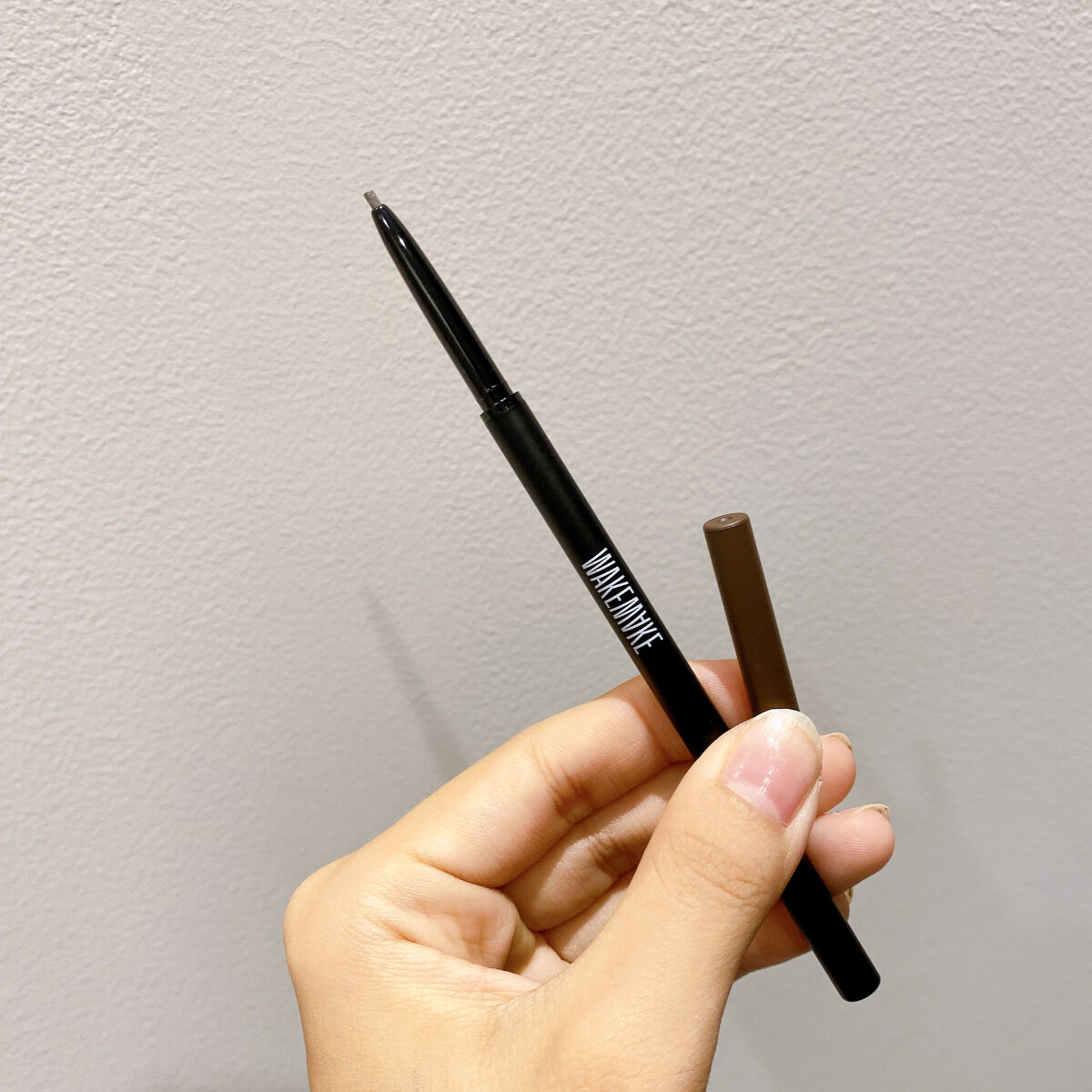 wakemake ナチュラルハードブロウペンシルのクチコミ「\WAKEMAKE DEFINING BROW LINER/

01 DEEP BROWN

.....」（1枚目）