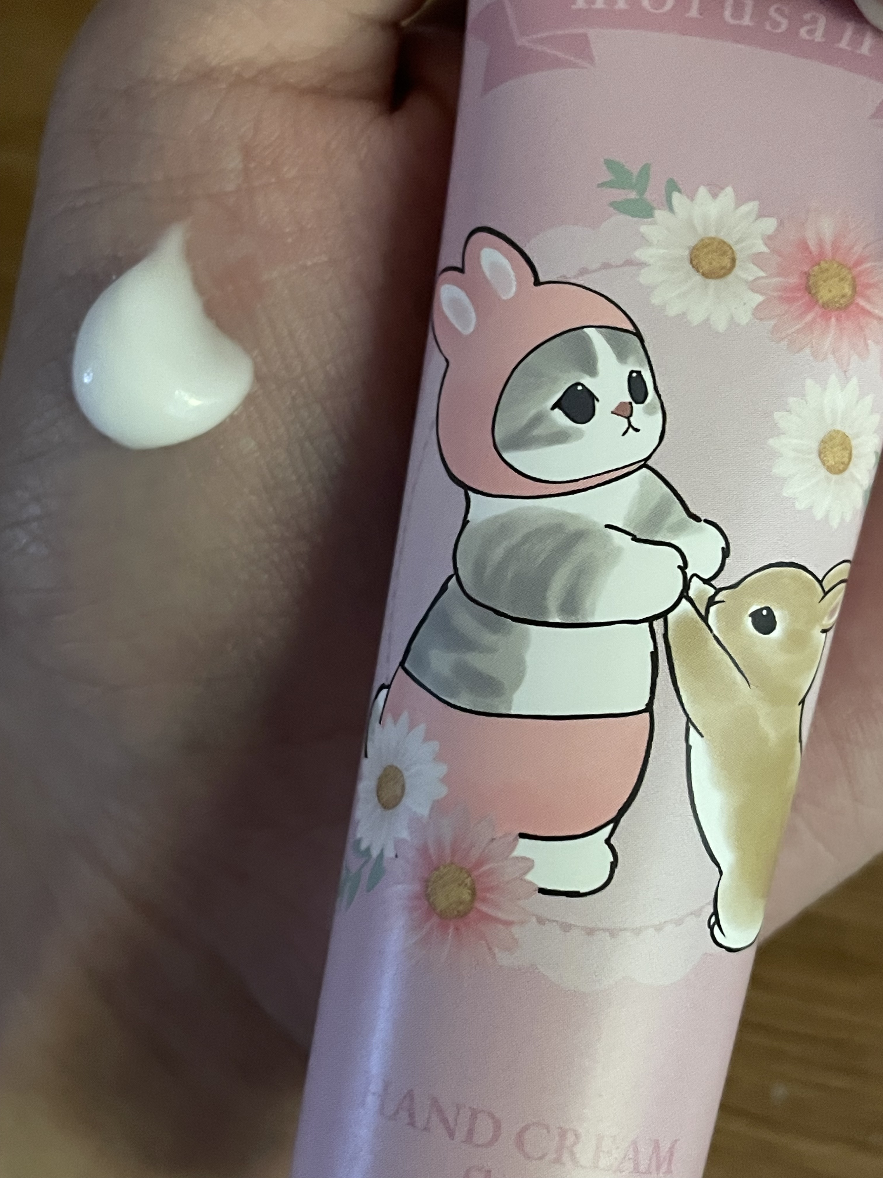 MDハンドクリーム<うさにゃん> フローラルの香り/SHOBIDO/ハンドクリームを使ったクチコミ（2枚目）