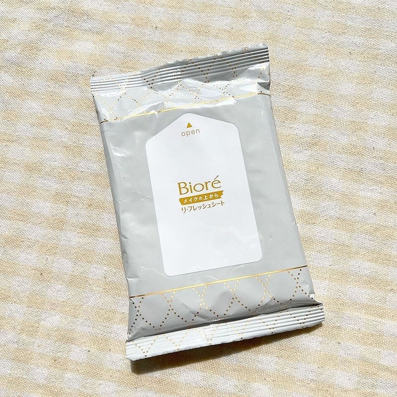 メイクの上からリフレッシュシート/ビオレ/フェイスシートを使ったクチコミ(4枚目)