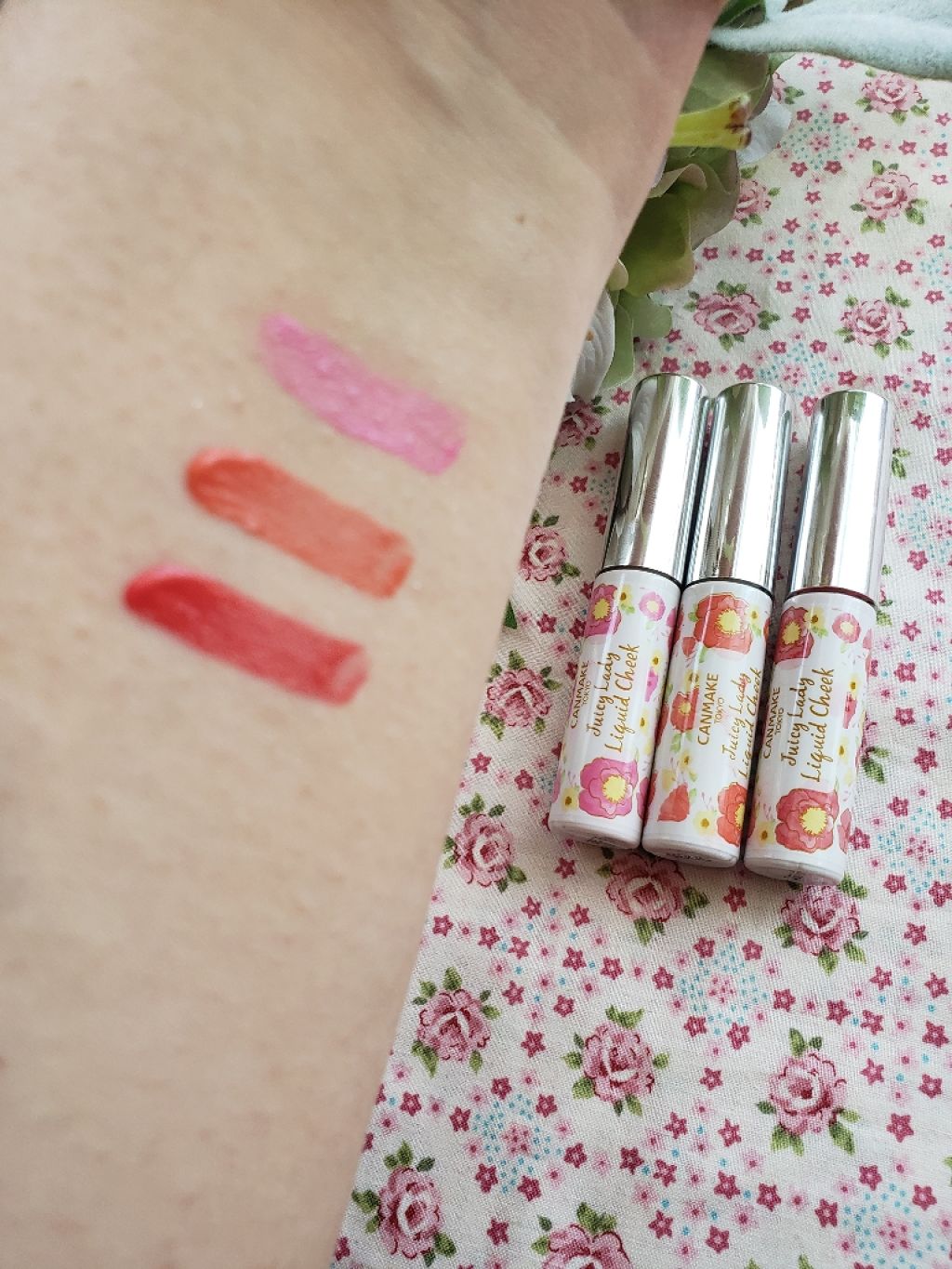 ジューシーレディリキッドチーク/キャンメイク/リキッドチークを使ったクチコミ（2枚目）