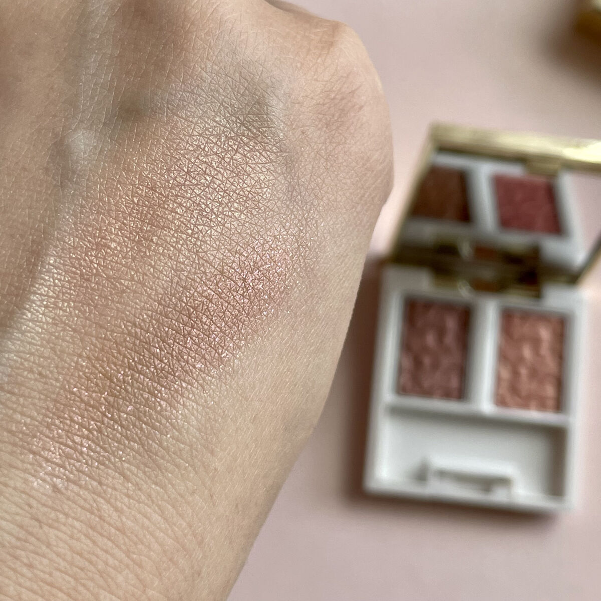 エレガンス エタンセル アルモニーアイズ 100(限定色) /Elégance/アイシャドウパレットを使ったクチコミ（3枚目）