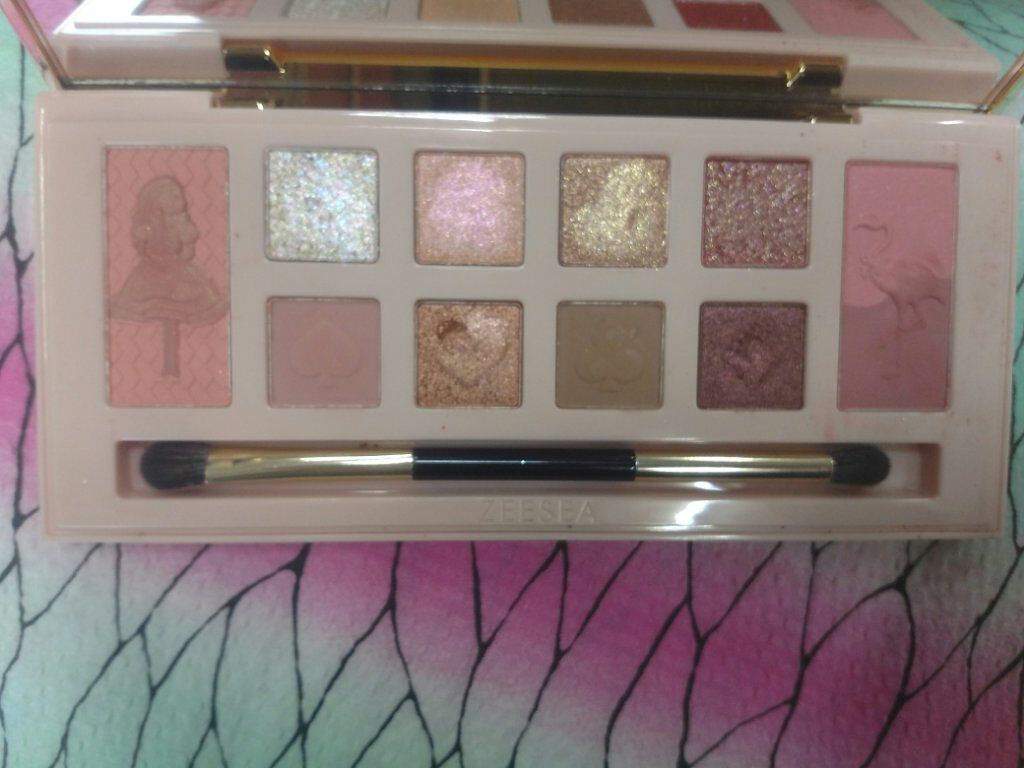 アリスドリームランドシリーズ 12色アイシャドウパレット(ZEESEA×大英博物館)/ZEESEA/アイシャドウパレットを使ったクチコミ(3枚目)