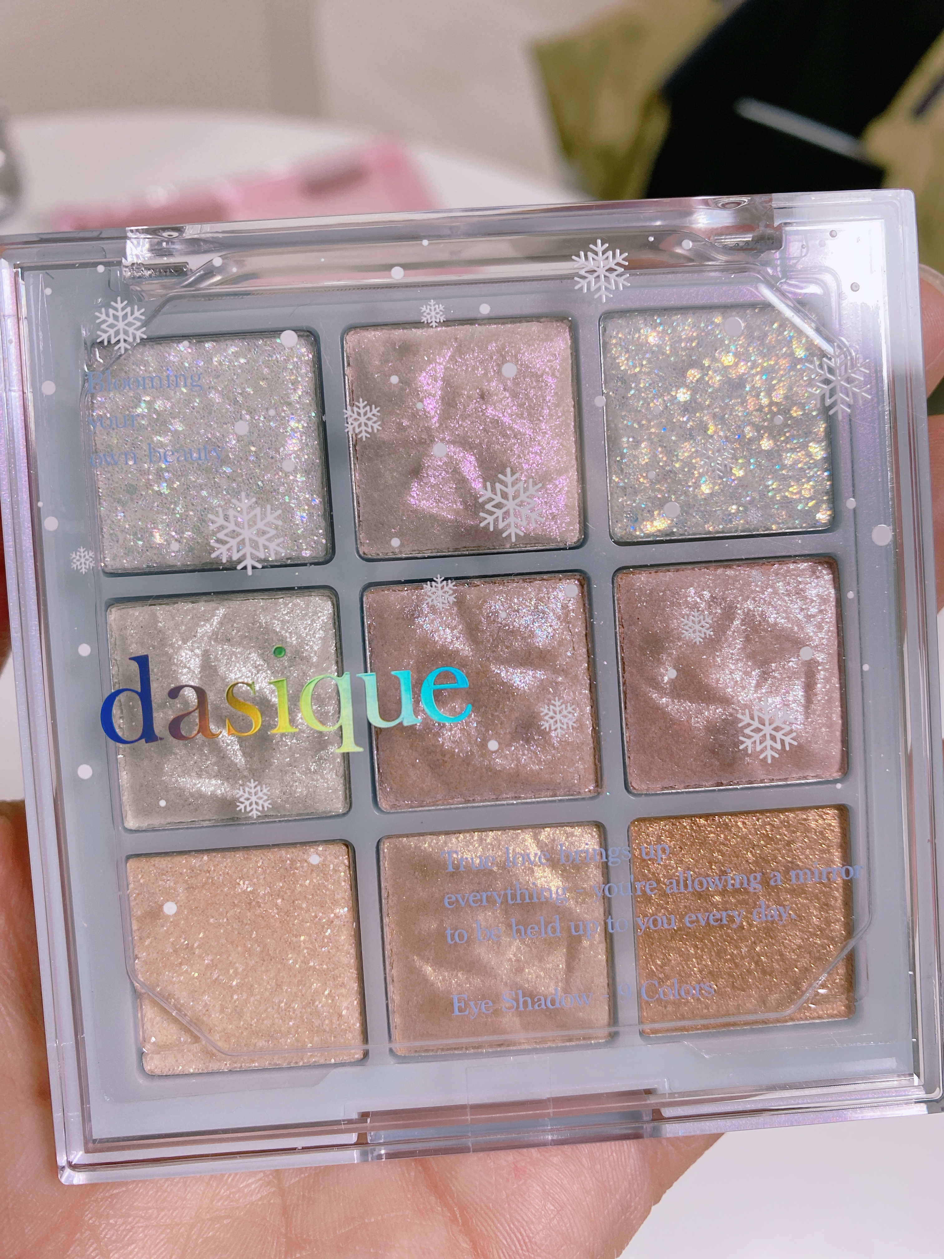 スターリットジュエルリキッドグリッター 01 フローズンゴールド/dasique/グリッターを使ったクチコミ（2枚目）