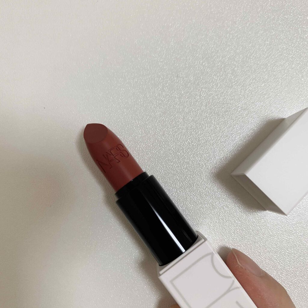 ma on LIPS 「NARSのリップって塗り心地滑らかで唇に馴染みやすいし、コンパ..」(1枚目)