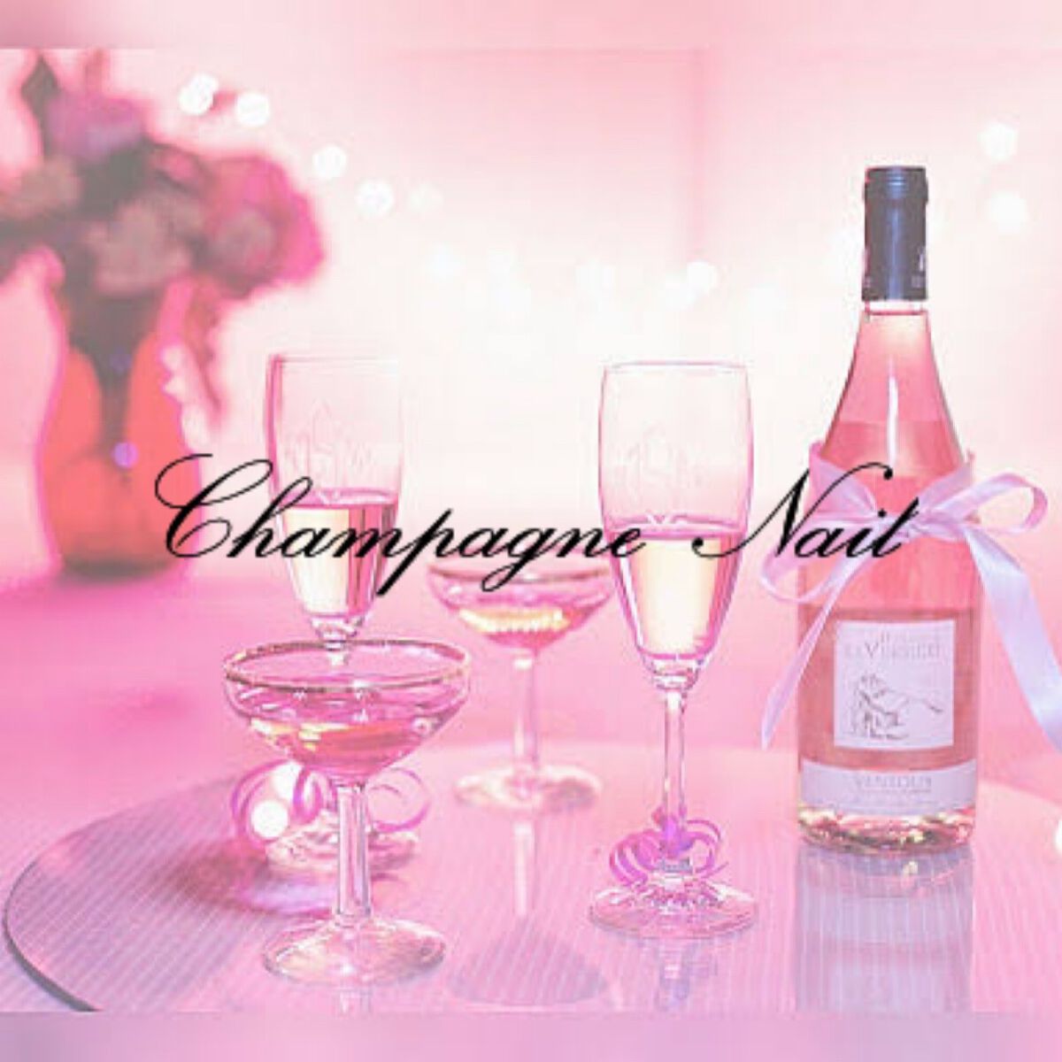 自由帳 on LIPS 「シャンパンネイル🥂💕最近ネイルのパーツはSHEINで買ってる〜..」(1枚目)