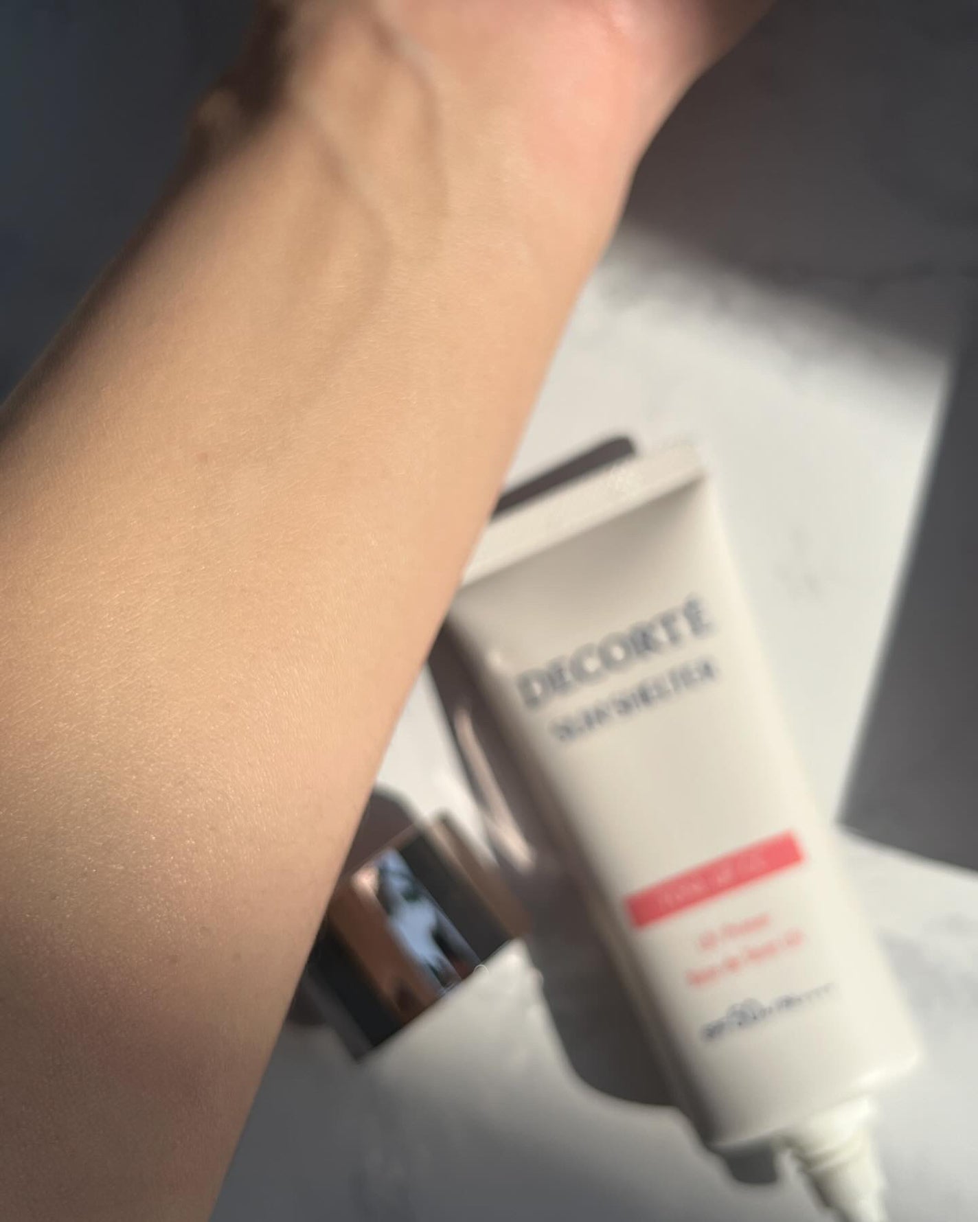 サンシェルター マルチ プロテクション トーンアップCC/DECORTÉ/化粧下地を使ったクチコミ(4枚目)