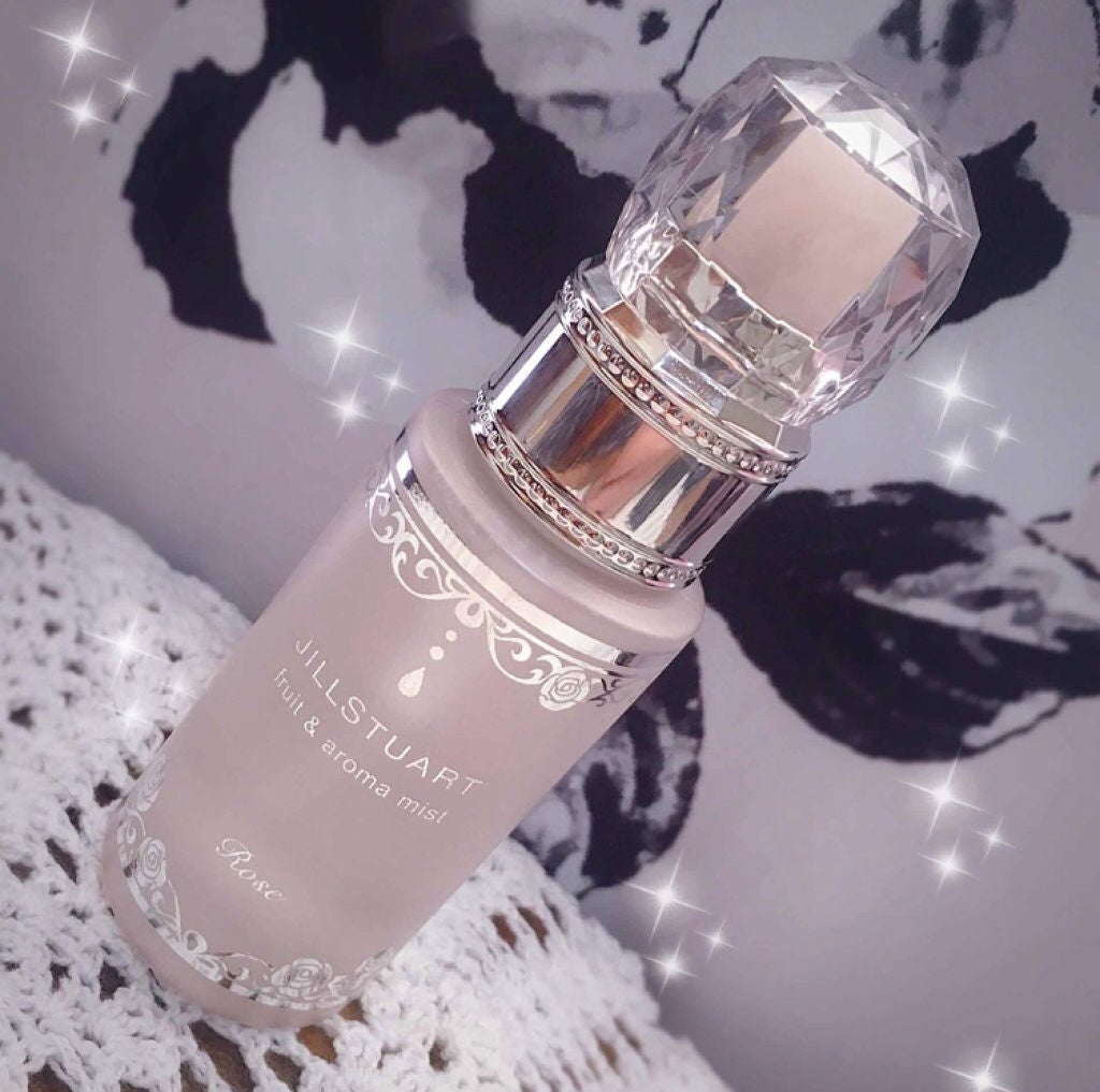 メイク直しや日中の乾燥が気になる時に!フェイスミストでうるおい肌♡のサムネイル
