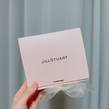 JILL STUART ジルスチュアート ヘアオイルのクチコミ「☁️JILLSTUART☁️

知り合いの方からプレゼントを頂きました🩵
ジルスチュアートって.....」（2枚目）