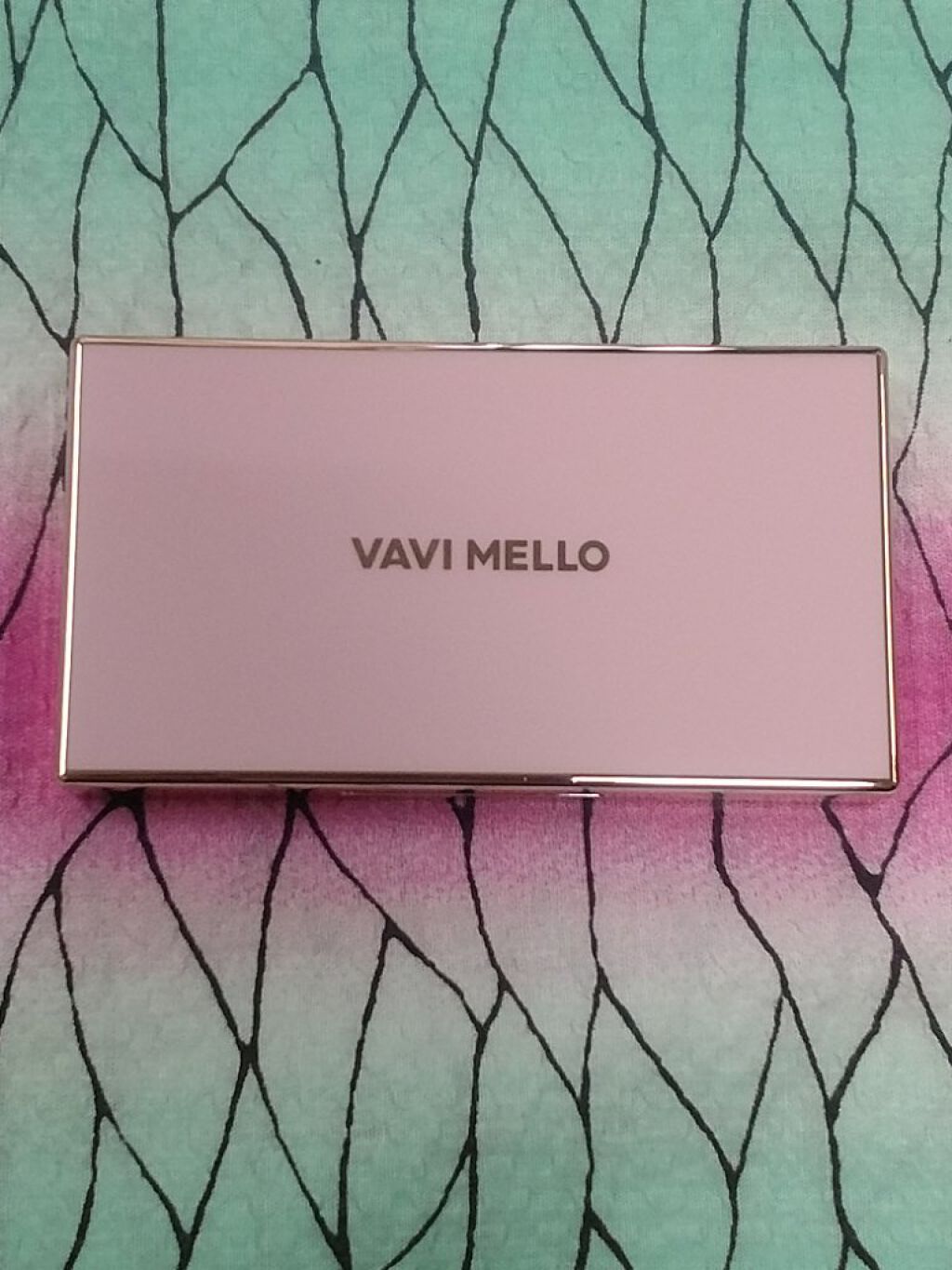 バレンタインボックスミニ/VAVI MELLO/アイシャドウパレットを使ったクチコミ(3枚目)