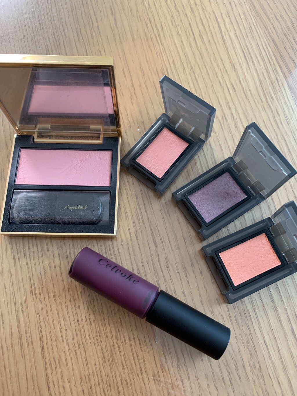 セルヴォーク ヴォランタリー アイズ/Celvoke/単色アイシャドウを使ったクチコミ(1枚目)