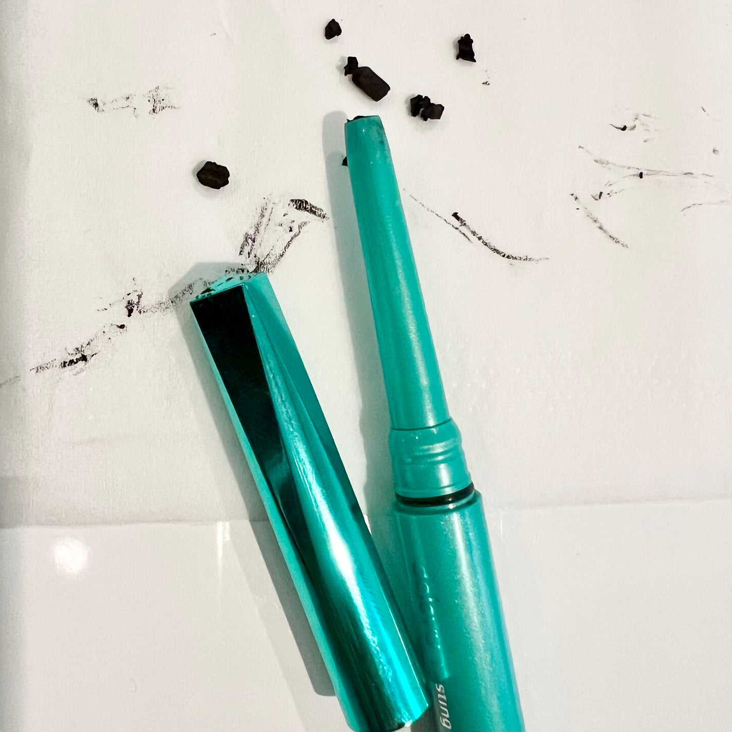 「密着アイライナー」極細クリームペンシル/デジャヴュ/ペンシルアイライナーを使ったクチコミ(2枚目)