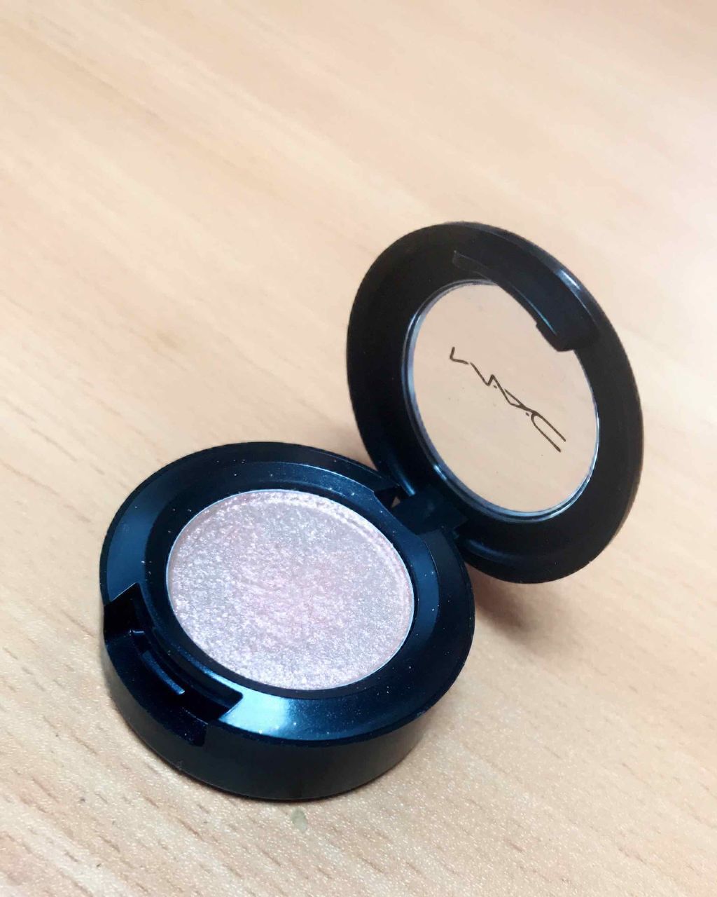 ダズルシャドウ/M・A・C/単色アイシャドウを使ったクチコミ（2枚目）