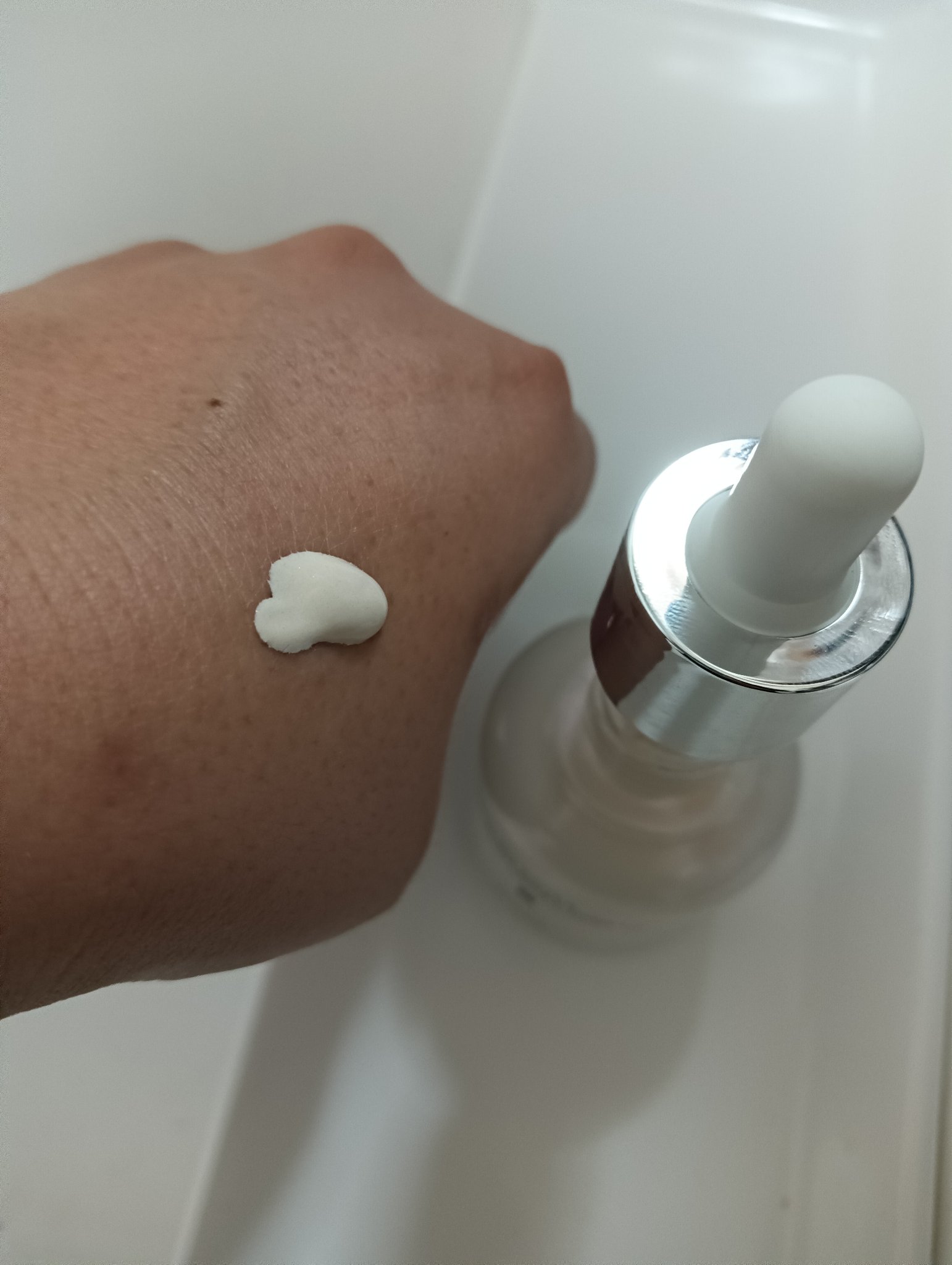 ピルソ ルミナスミルキートーンアップサンアンプル/feelxo/美容液を使ったクチコミ（3枚目）